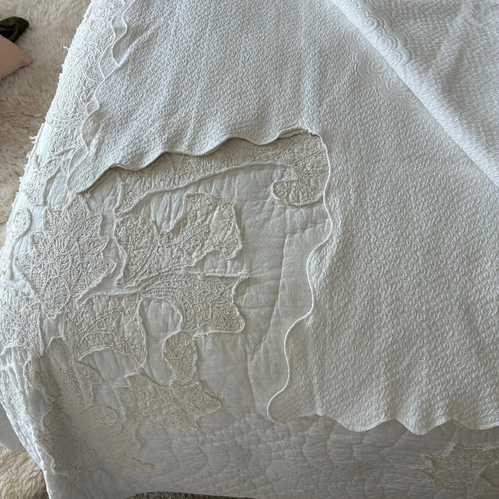 Antique Matelasse Peony Design Bedspread/Coverlet Full